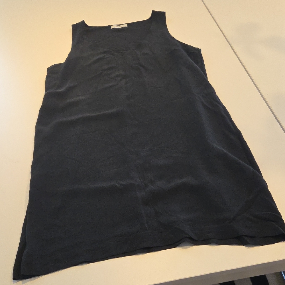 Grana Black Silk Garment